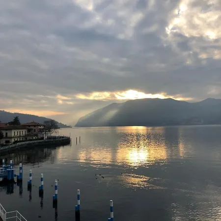In Riva Al Di Iseo Residenza Primo Piano Apartment Marone