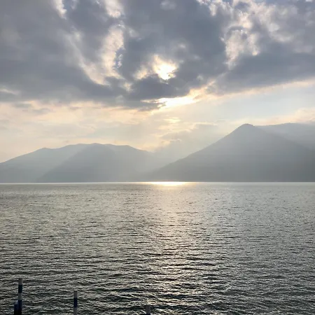 Apartment In Riva Al Di Iseo Residenza Primo Piano