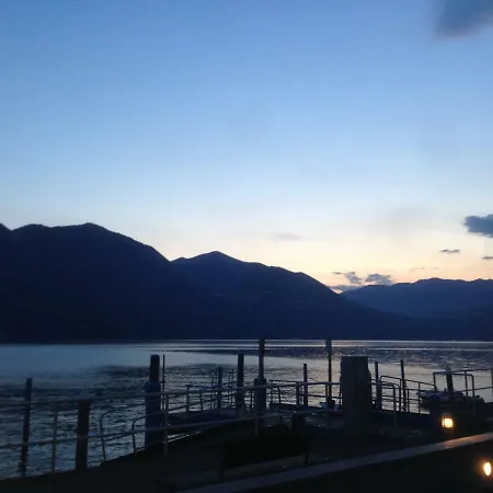 In Riva Al Di Iseo Residenza Primo Piano Apartment *