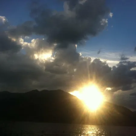 In Riva Al Di Iseo Residenza Primo Piano Apartment