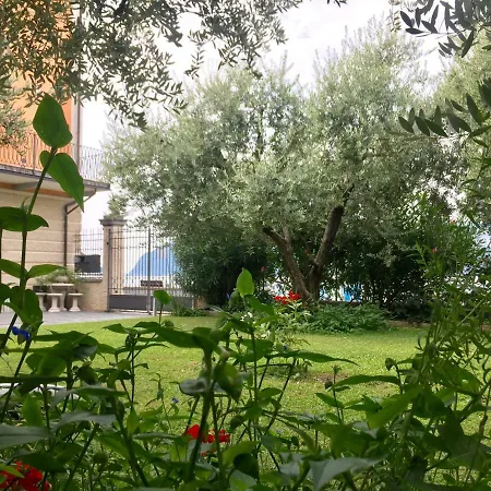 דירה In Riva Al Di Iseo Residenza Primo Piano מארונה
