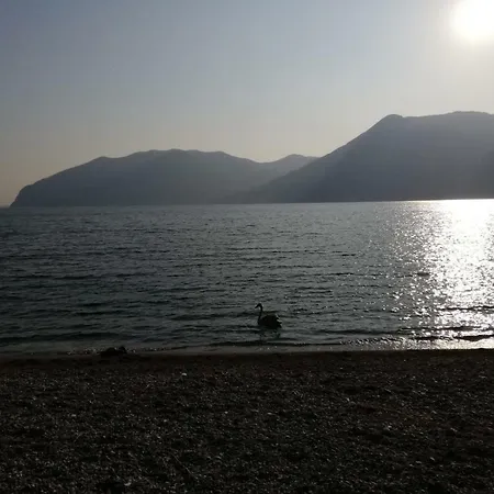 In Riva Al Di Iseo Residenza Primo Piano