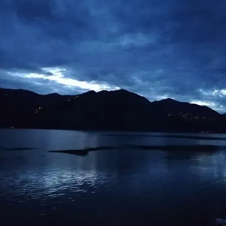 In Riva Al Di Iseo Residenza Primo Piano Marone